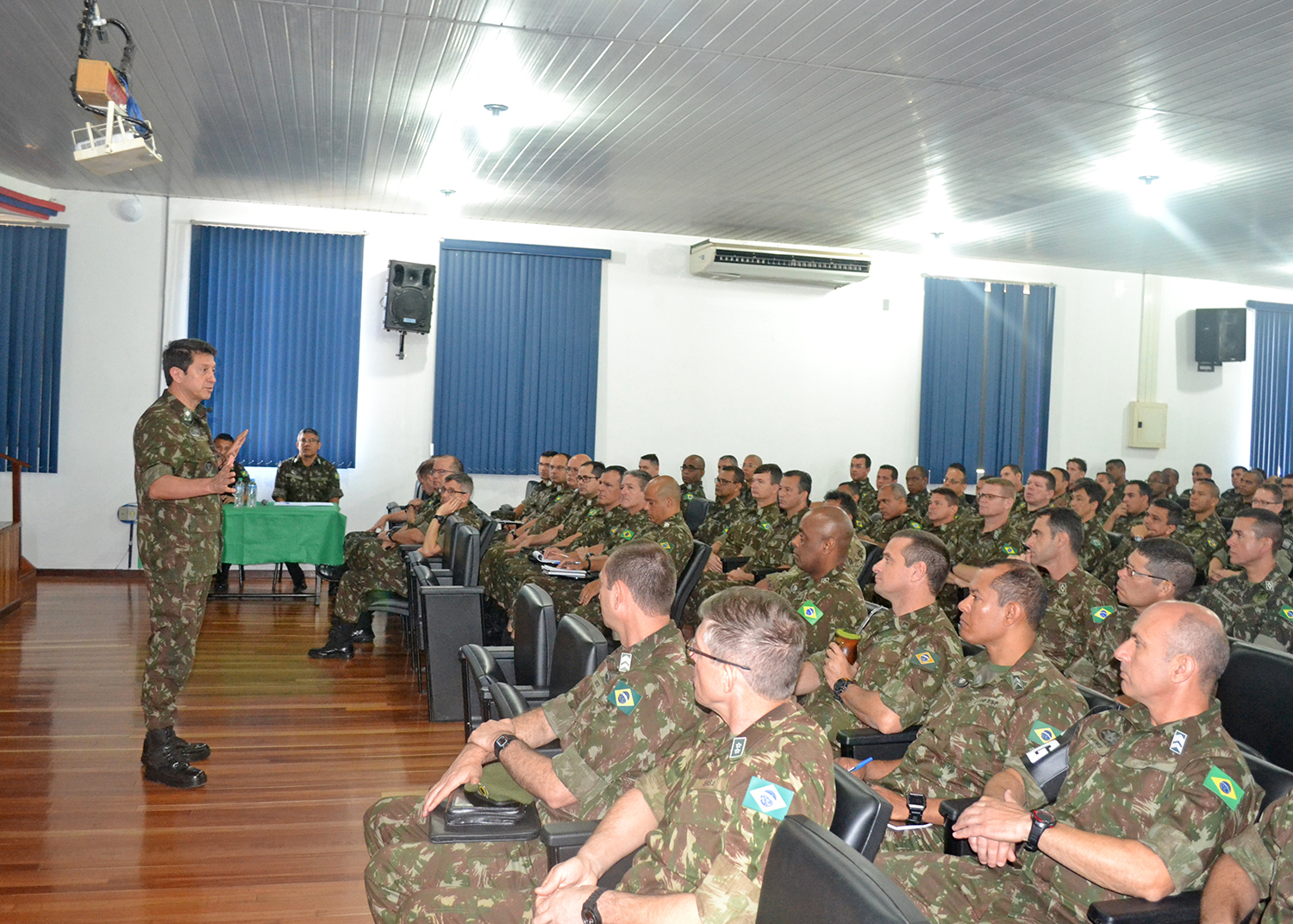 Visita Do Comandante Da Brigada De Infantaria Blindada